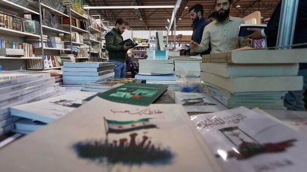 Los productos impresos, como los libros, han tenido dificultades por el conflicto en Oriente Medio. - Sputnik Mundo