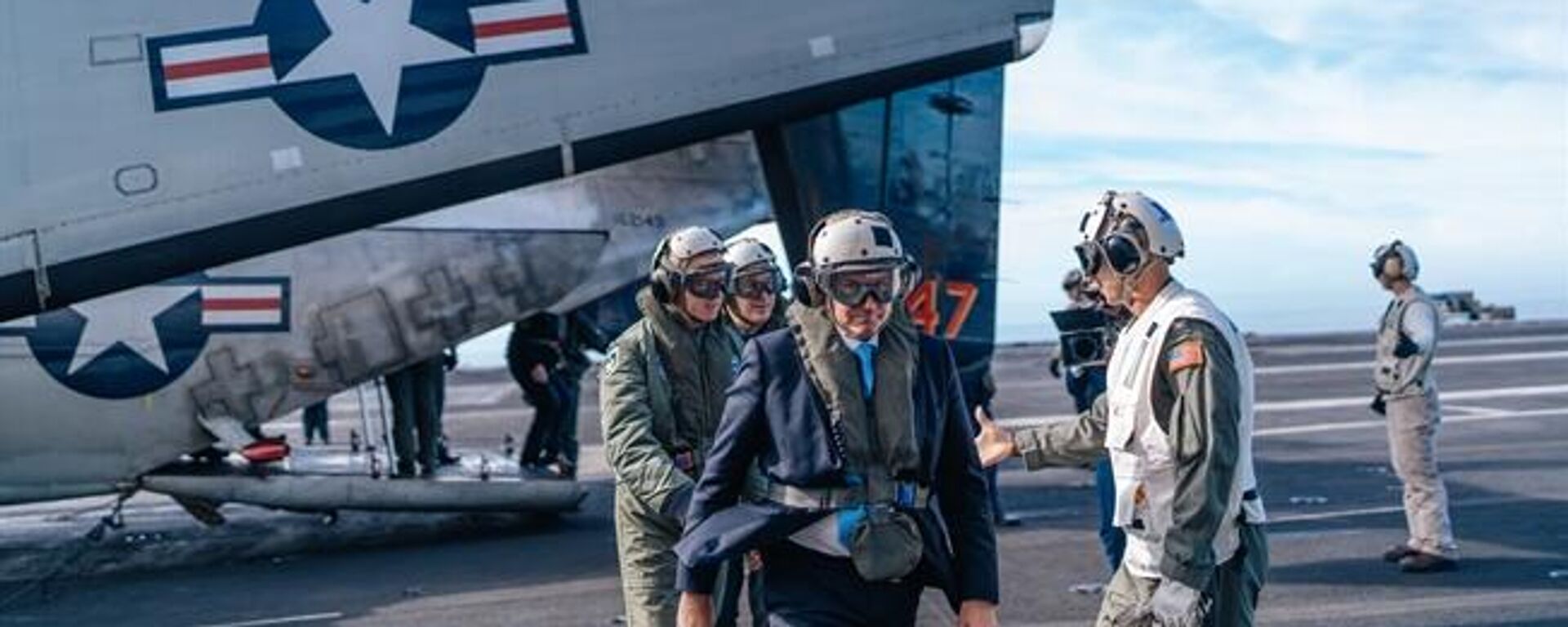 El presidente de Chile, José Antonio Kast, durante una visita al portaviones estadounidense USS Nimitz en aguas chilenas en abril de 2026 - Sputnik Mundo, 1920, 05.05.2026