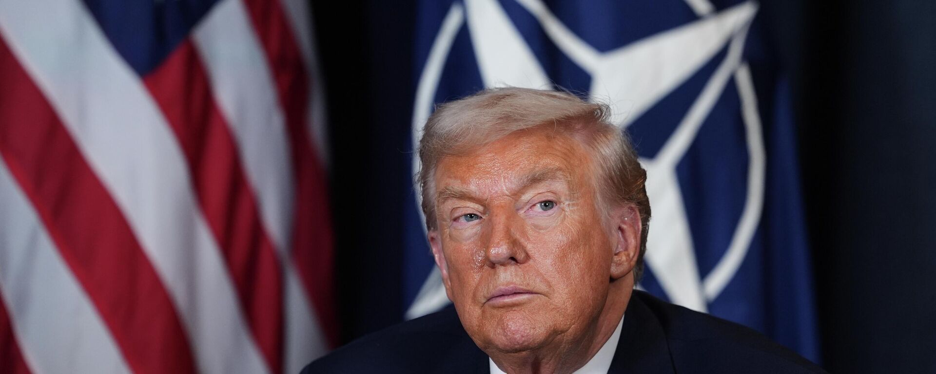 El presidente de EEUU, Donald Trump, durante una reunión con el secretario general de la OTAN, Mark Rutte. - Sputnik Mundo, 1920, 05.05.2026