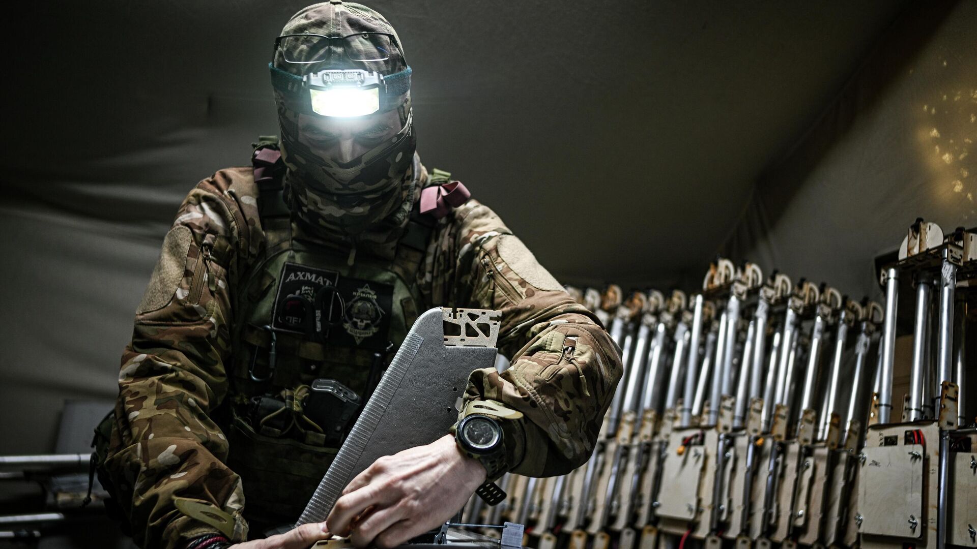 Trabajo de combate de las fuerzas especiales Ajmat en la dirección eslava de la operación militar especial. - Sputnik Mundo, 1920, 05.05.2026