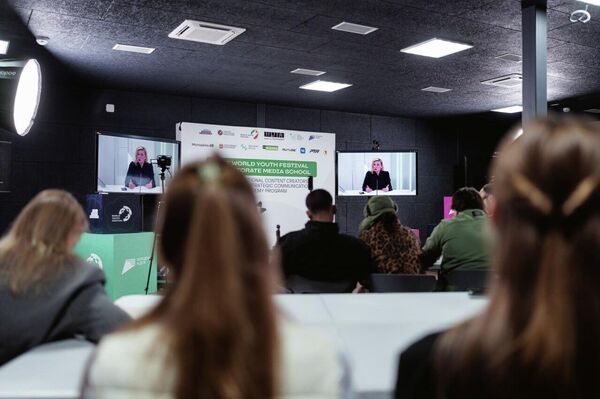 Comienza en Rusia una Escuela de Medios de Comunicación con participantes de decenas de países. - Sputnik Mundo