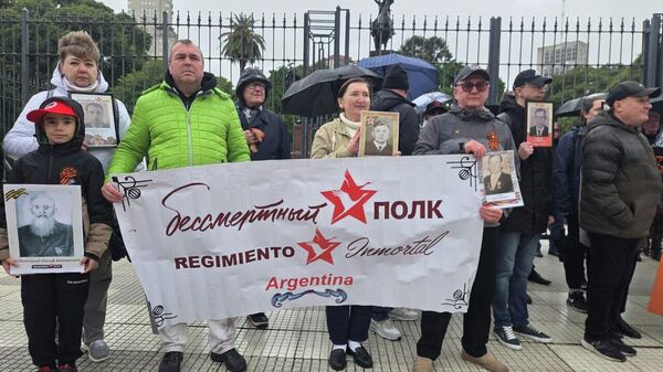Marcha del Regimiento Inmortal en Argentina - Sputnik Mundo