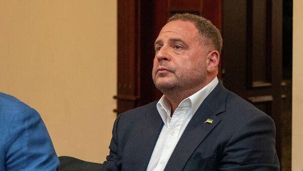  Andréi Yermak, exjefe de la Oficina de Zelenski, durante una audiencia judicial en un juzgado de la ciudad de Kiev, Ucrania, el 12 de mayo de 2026  - Sputnik Mundo