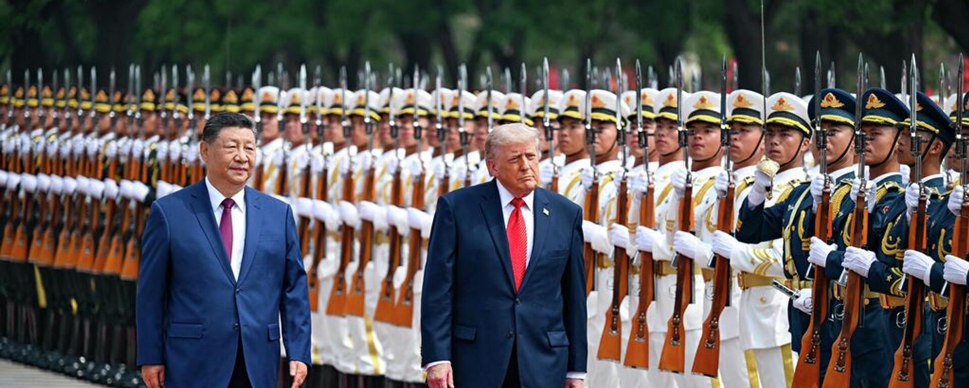 El presidente de EEUU, Donald Trump, y su homólogo de China, Xi Jinping, en Pekín, el 14 de mayo de 2026 - Sputnik Mundo, 1920, 16.05.2026