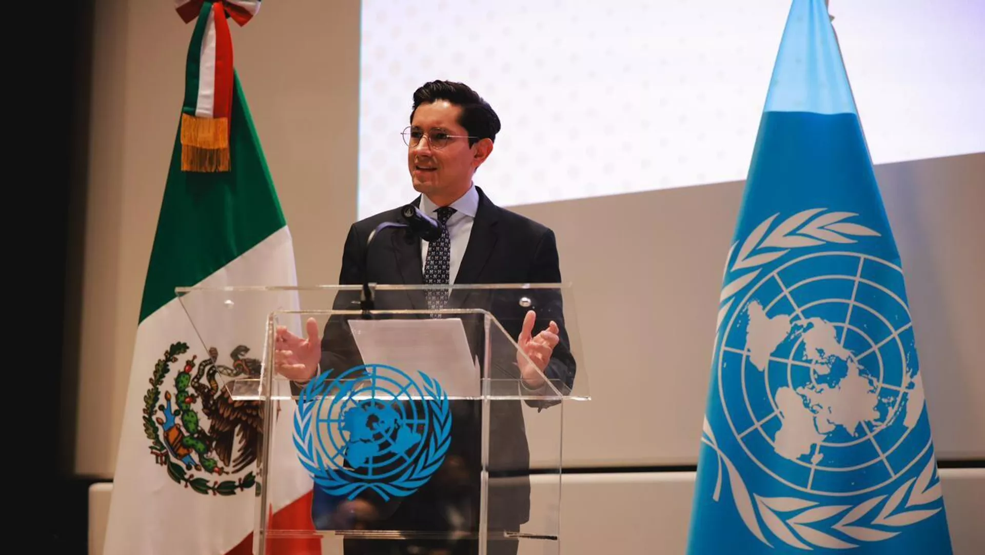 Roberto Velasco, canciller de México Roberto Velasco, canciller de México - Sputnik Mundo, 1920, 18.05.2026
