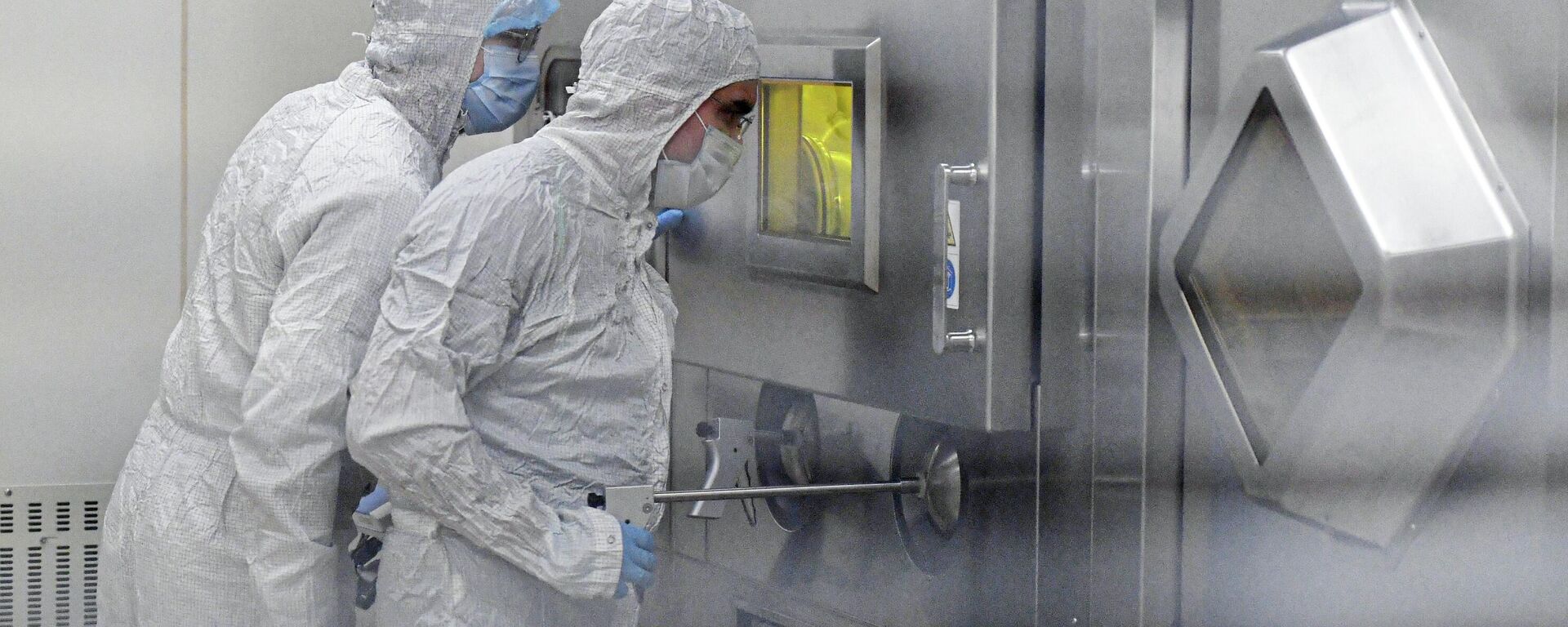 Personal del laboratorio para la síntesis y producción de radiofármacos en el Departamento de Diagnóstico y Terapia con Radionúclidos del Centro Nacional de Investigación Médica Oncológica N. Blokhin. - Sputnik Mundo, 1920, 19.05.2026