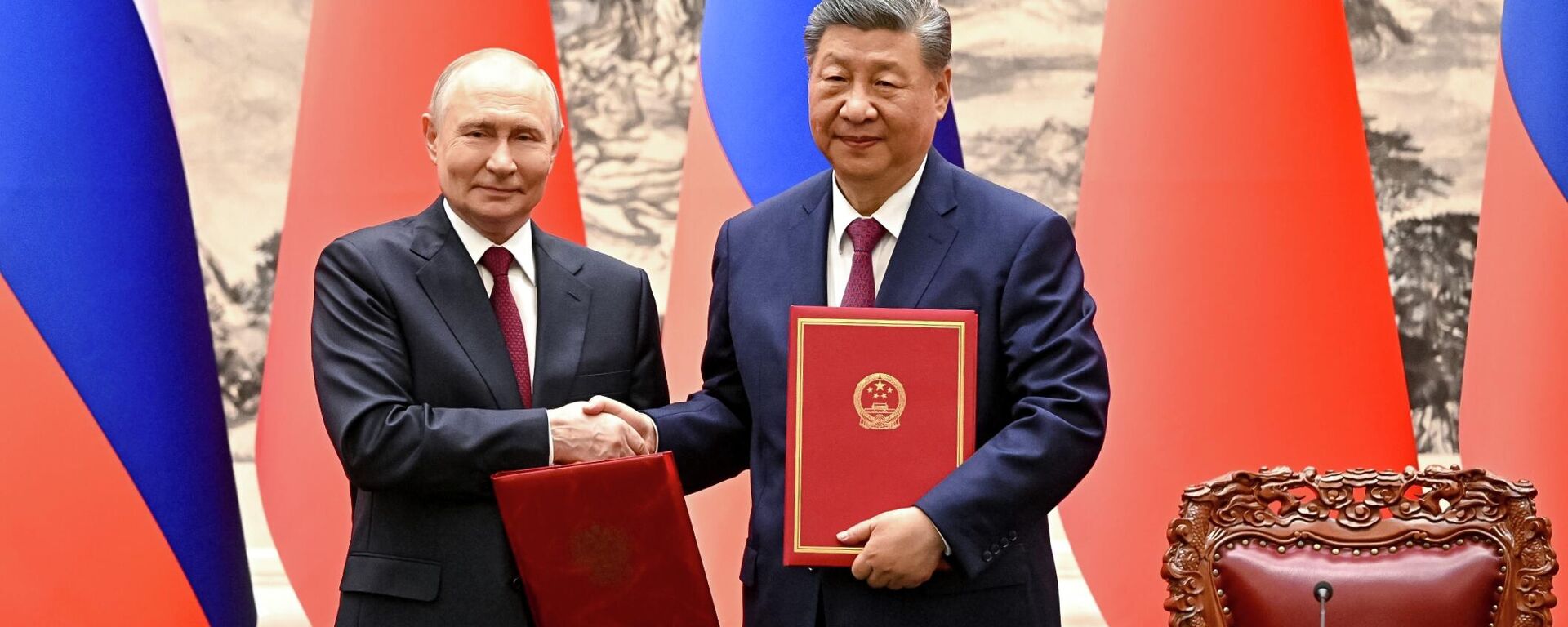 Los mandatarios de Rusia y China, Vladímir Putin y Xi Jinping - Sputnik Mundo, 1920, 20.05.2026