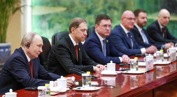 La delegación de Rusia es muy representativa e incluye: ocho ministros federales, cinco vice primeros ministros, líderes de numerosas regiones, gerentes de corporaciones estatales y grandes empresas, y directores de diversas universidades. - Sputnik Mundo
