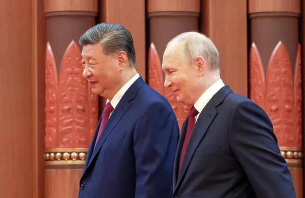 Primero, Xi Jinping y Putin sostuvieron un encuentro privado para discutir los asuntos más críticos e importantes de la agenda bilateral. - Sputnik Mundo