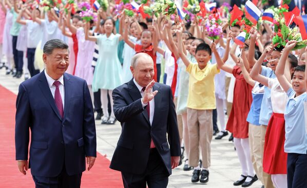 El presidente ruso, Vladímir Putin, y su par chino, Xi Jinping, se reúnen en Pekín. - Sputnik Mundo