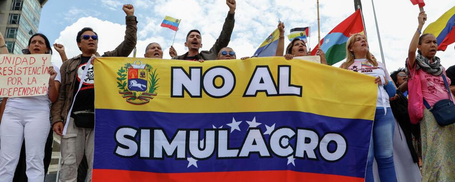 Venezolanos protestan contra el simulacro de los estadounidenses en Caracas, 23 de mayo de 2026  - Sputnik Mundo, 1920, 23.05.2026