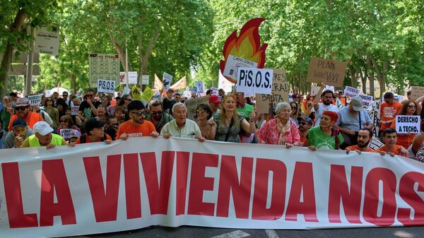 Protesta en Madrid contra los costos de la vivienda - Sputnik Mundo