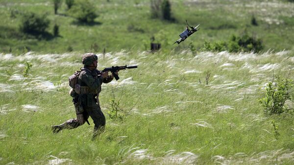 Soldado ruso en la zona de la operación militar especial - Sputnik Mundo