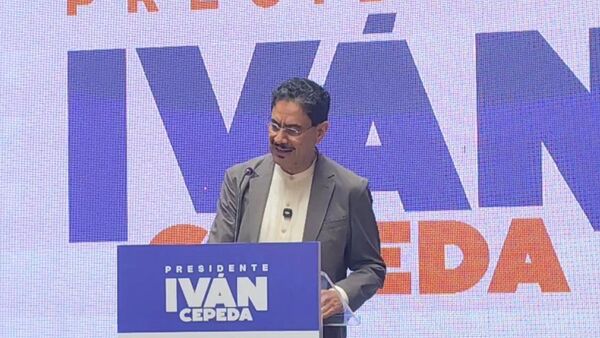 El candidato a la Presidencia de Colombia, Iván Cepeda, durante una conferencia de prensa en mayo de 2026 - Sputnik Mundo