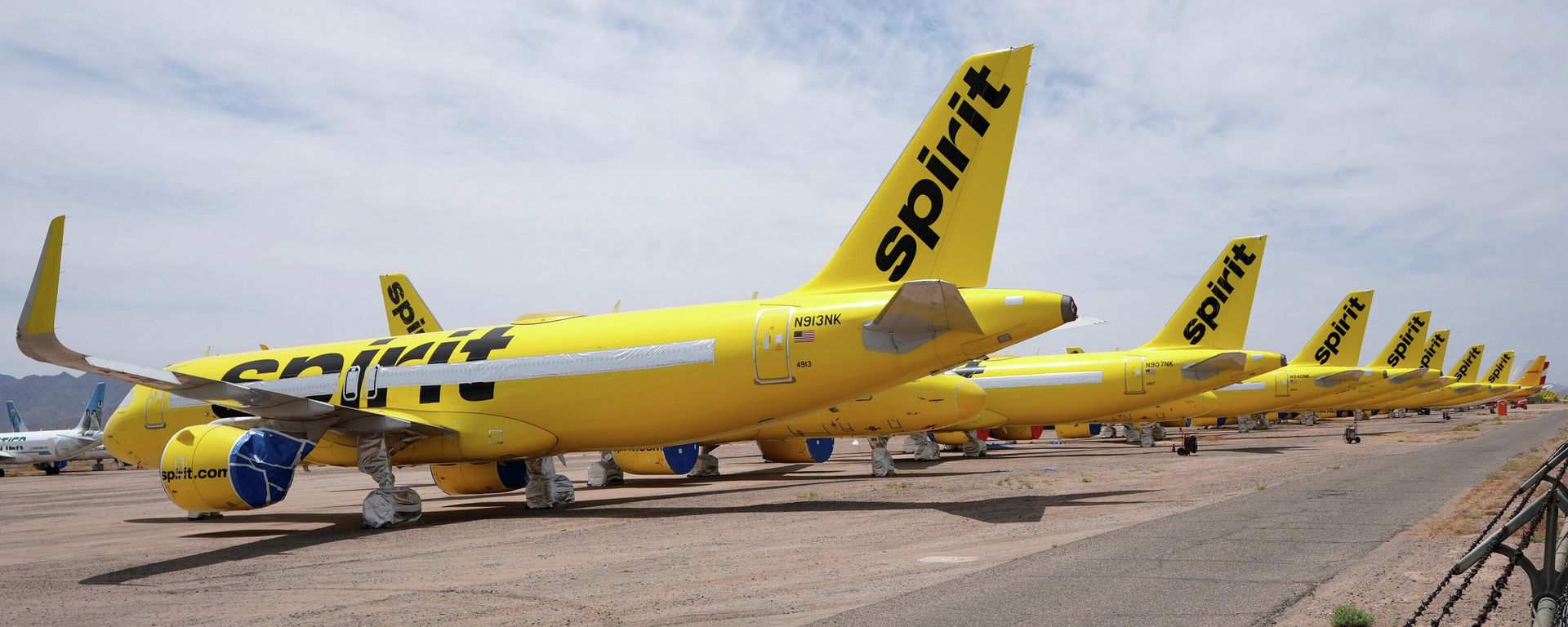 Aviones de pasajeros de Spirit Airlines, retirados del servicio, permanecen estacionados en el aeropuerto de Goodyear, el estado de Arizona, el 28 de mayo de 2026 - Sputnik Mundo, 1920, 07.06.2026
