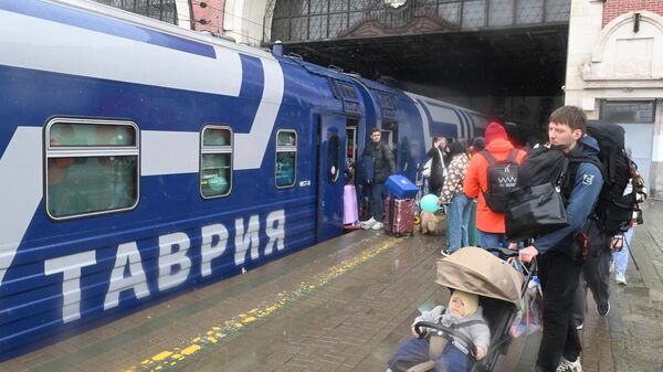 Un tren entre Moscú y Crimea - Sputnik Mundo