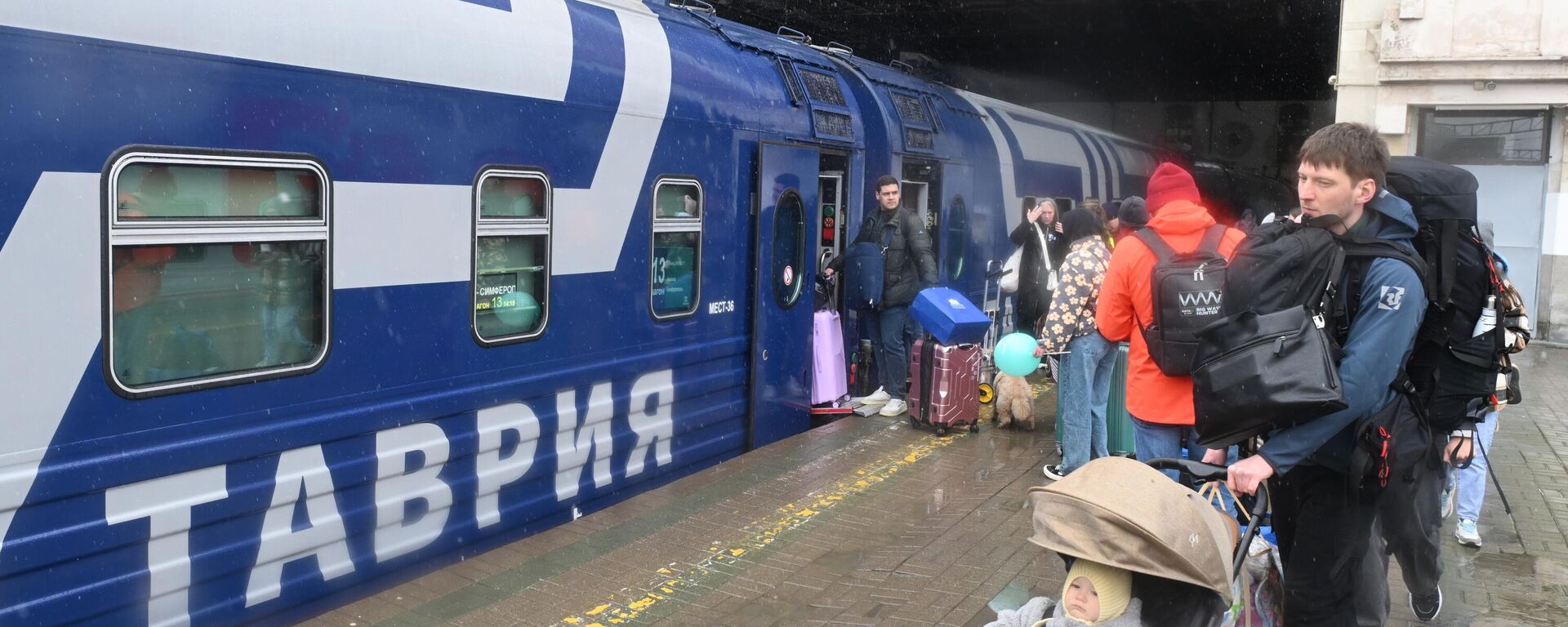 Un tren entre Moscú y Crimea - Sputnik Mundo, 1920, 08.06.2026