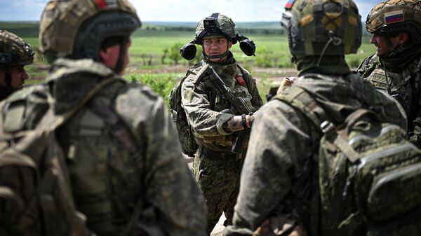 Soldados rusos en la zona de la operación militar especial  - Sputnik Mundo