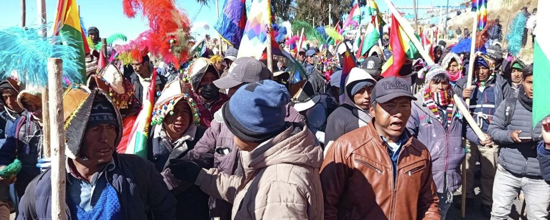La capital boliviana vivió otro día de violencia, mientras el Gobierno dilata las medidas para intervenir los bloqueos - Sputnik Mundo, 1920, 11.06.2026