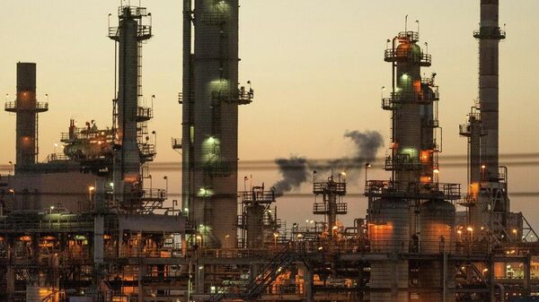 Reservas de petróleo de EEUU caen a mínimos de más de 40 años - Sputnik Mundo