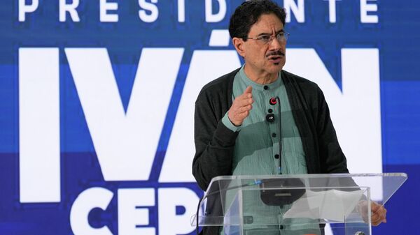 El candidato oficialista colombiano Iván Cepeda. - Sputnik Mundo