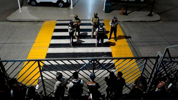 Policías en el Aeropuerto Internacional de Guayaquil, Ecuador. - Sputnik Mundo