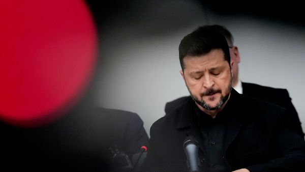 Volodímir Zelenski interviene en la sede de la OTAN en Bruselas - Sputnik Mundo