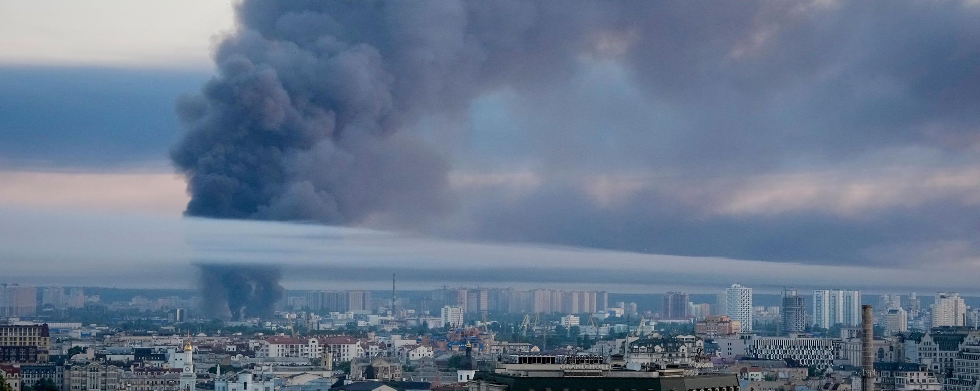 Rusia lanza un ataque de represalia contra las instalaciones del complejo militar-industrial ucraniano en Kiev - Sputnik Mundo, 1920, 02.07.2026