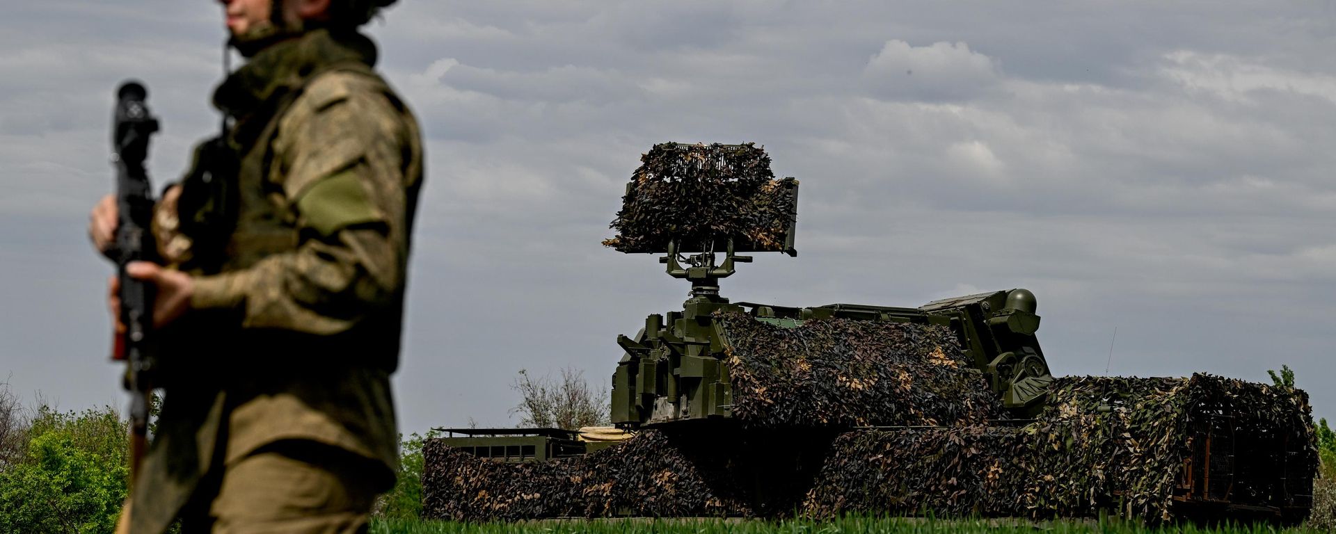 Soldado ruso en la zona de la operación militar especial  - Sputnik Mundo, 1920, 04.07.2026