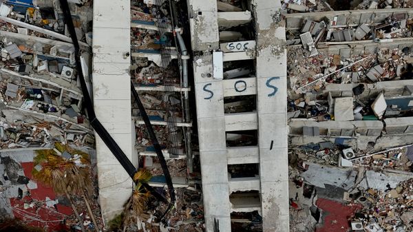 Las consecuencias del doble terremoto en Venezuela  - Sputnik Mundo