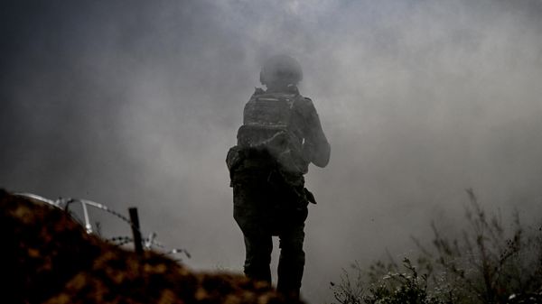 Entrenamiento de combate de las tropas de asalto del grupo de fuerzas Centro - Sputnik Mundo