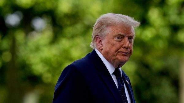 El presidente de EEUU, Donald Trump, llega durante una recepción oficial en el Palacio Presidencial de Bestepe, en la cumbre de la OTAN celebrada en Ankara, Turquía El presidente de EEUU, Donald Trump, llega durante una recepción oficial en el Palacio Presidencial de Bestepe, en la cumbre de la OTAN celebrada en Ankara, Turquía - Sputnik Mundo