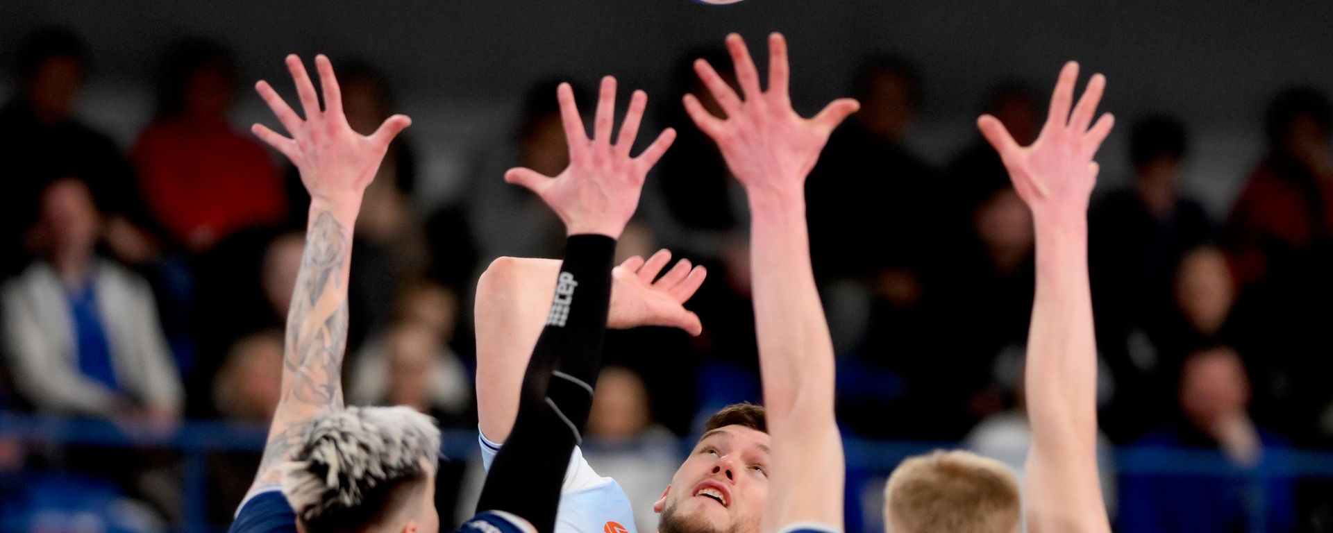 El partido de la serie final de los playoffs de la Superliga masculina 2025/2026 de voleibol en Moscú, Rusia - Sputnik Mundo, 1920, 08.07.2026