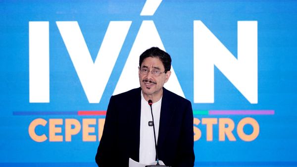 Iván Cepeda, líder izquierdista colombiano, se dirige a los medios, en Bogotá, Colombia, el 24 de junio de 2026  - Sputnik Mundo