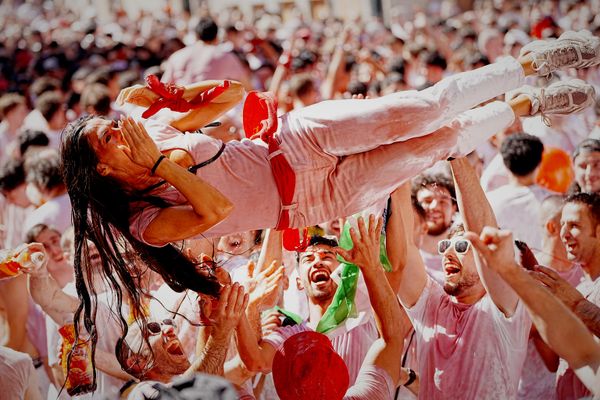 En Pamplona, España, se celebra la ceremonia de inauguración del Festival de San Fermín, una fiesta conocida desde el siglo XII. - Sputnik Mundo