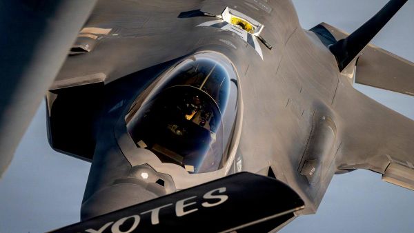 Un avión de combate F-35A de la Fuerza Aérea de EEUU - Sputnik Mundo