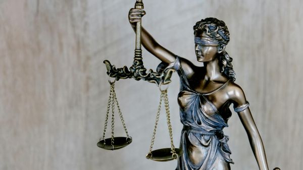 Estatua de Temis, una diosa preolímpica que representa la justicia - Sputnik Mundo