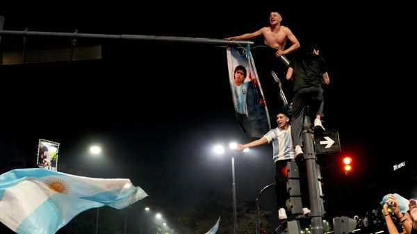 Aficionados argentinos celebran clasifición de su selección - Sputnik Mundo