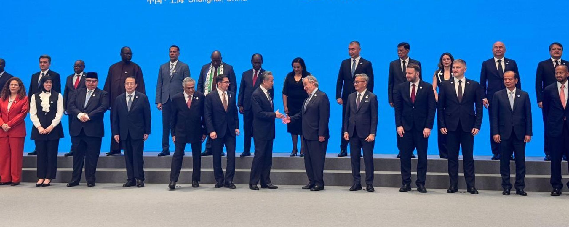 Firma del establecimiento de la Organización Mundial para la Cooperación en el ámbito de la Inteligencia Artificial - Sputnik Mundo, 1920, 16.07.2026