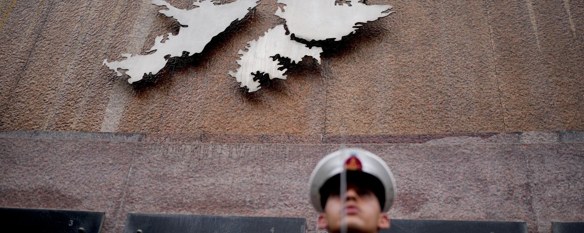 Monumento en memoria de los combatientes en la guerra de las Malvinas. - Sputnik Mundo, 1920, 17.07.2026