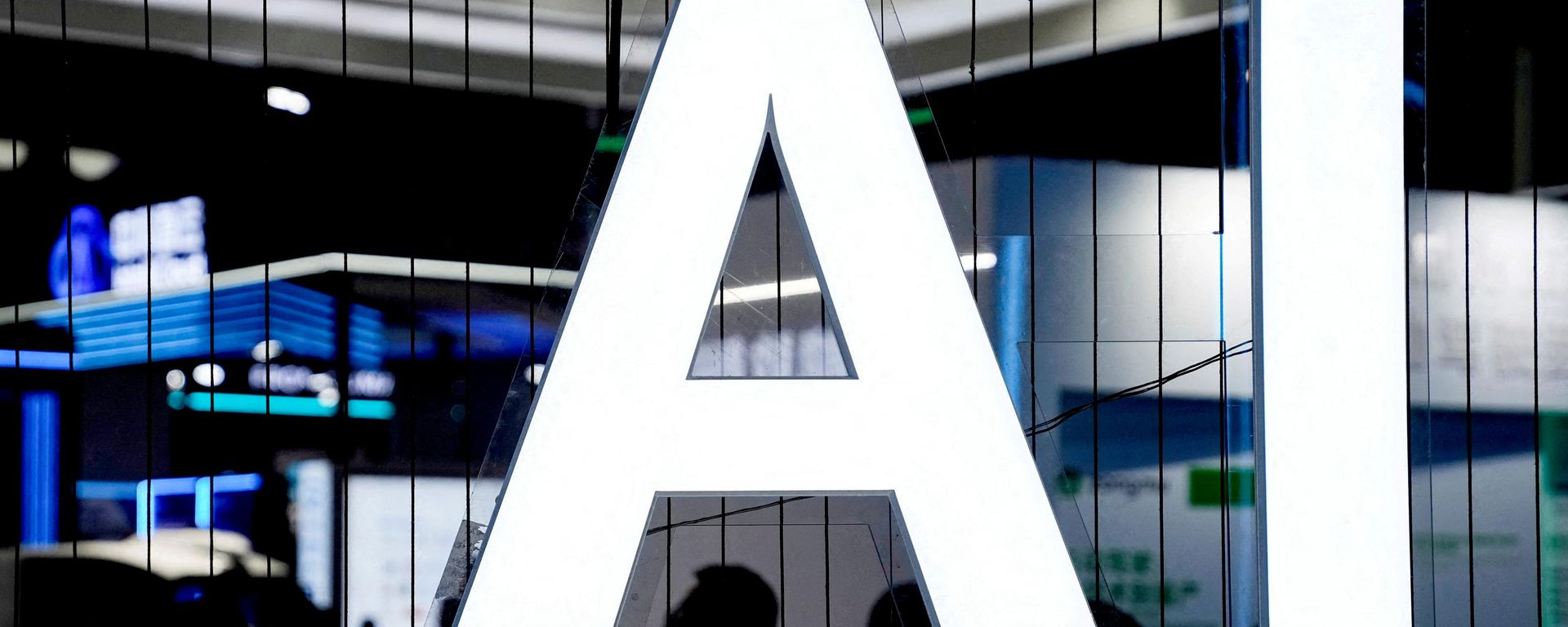 Se ve un cartel de IA en la Conferencia Mundial de Inteligencia Artificial celebrada en Shanghái, China - Sputnik Mundo, 1920, 30.07.2026