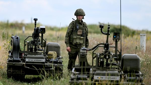 Soldado ruso en la zona de la operación militar especial - Sputnik Mundo
