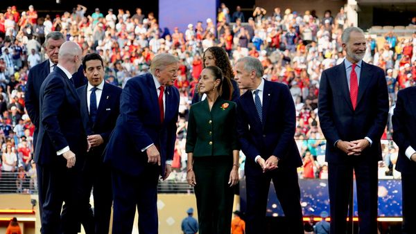 Donald Trump, presidente de EEUU; Claudia Sheinbaum, presidenta de México, y Mark Carney, premier de Canadá - Sputnik Mundo