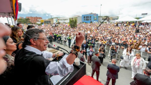 El presidente de Colombia, Gustavo Petro, durante un acto masivo a días de dejar la Presidencia, el 20 de julio de 2026 - Sputnik Mundo