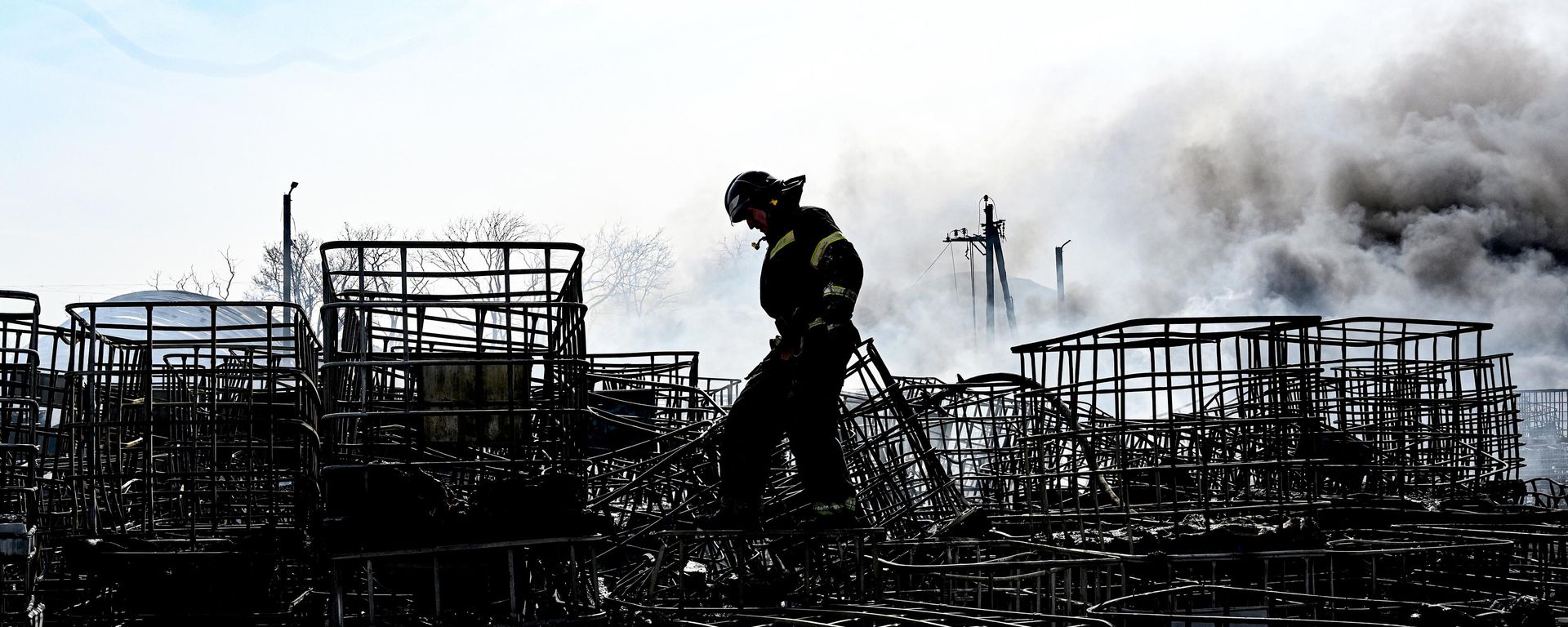 Incendio en un almacén de combustibles y lubricantes en la región de Rostov - Sputnik Mundo, 1920, 24.07.2026