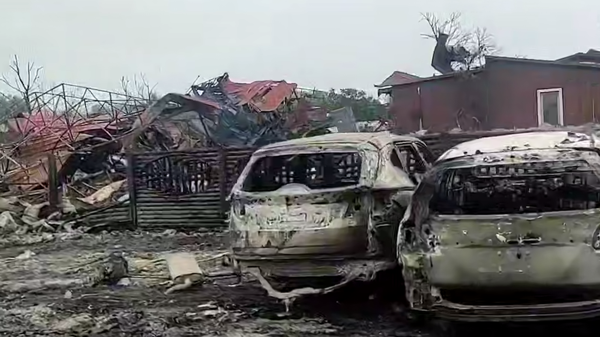 Consecuencias del ataque ucraniano contra un centro turístico de la región rusa de Zaporozhie, el 25 de julio del 2026 Consecuencias del ataque ucraniano contra un centro turístico de la región rusa de Zaporozhie, el 25 de julio del 2026 - Sputnik Mundo, 1920, 25.07.2026