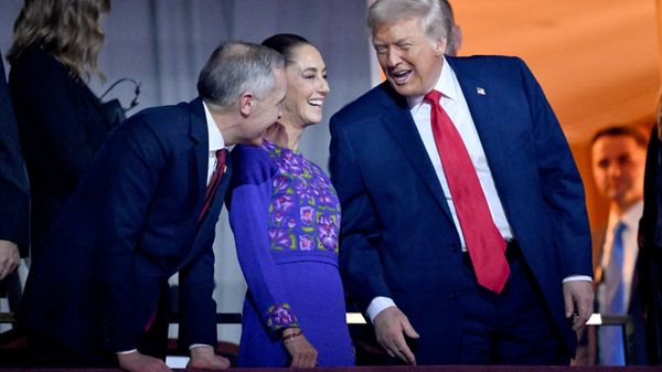 Mark Carney, primer ministro de Canadá, Claudia Sheinbaum, presidenta de México, y Donald Trump, presidente de EEUU - Sputnik Mundo