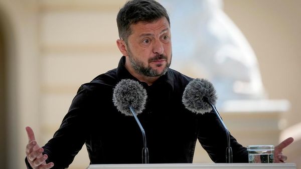 Volodímir Zelenski en la conferencia de prensa con el primer ministro británico  - Sputnik Mundo