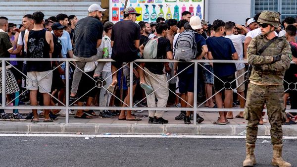 Migrantes marroquíes en Ceuta, España. - Sputnik Mundo