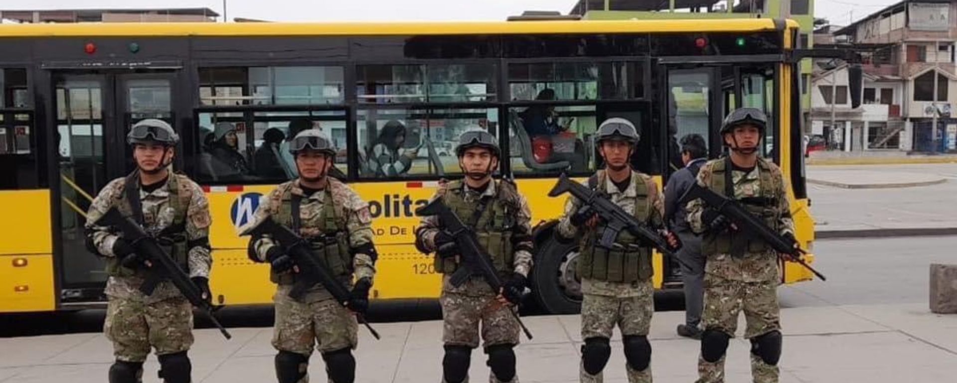 Efectivos militares de Perú durante un operativo de seguridad en el transporte de Lima, en 2024 - Sputnik Mundo, 1920, 04.08.2026